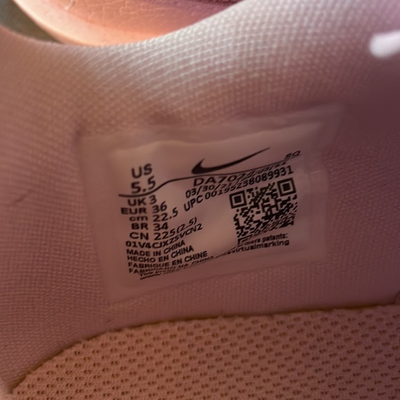 Nike shoes size 5.5 low Fontana foam pink, certificate of authenticity available - Picture 3 of 5